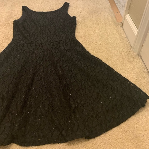 Black Lace Dress - Picture 4 of 12